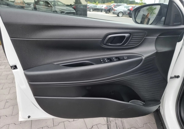 Hyundai Bayon cena 39700 przebieg: 3424, rok produkcji 2021 z Strzelin małe 277